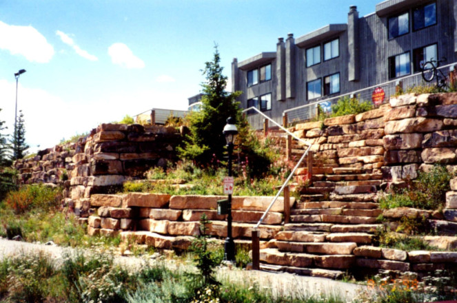Design: Wenk & Associates, Denver, CO / Town of Breckenridge Engineering Department. Installation: Stan Miller Excavating, Breckenridge, CO. Description: Massive Siloam Wall Slabs 8-24”, Siloam Stair Treads 5-8 “, machine installed.